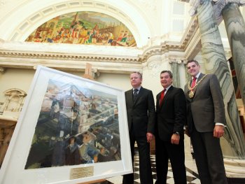 Presentation of Belfast City Hall painting